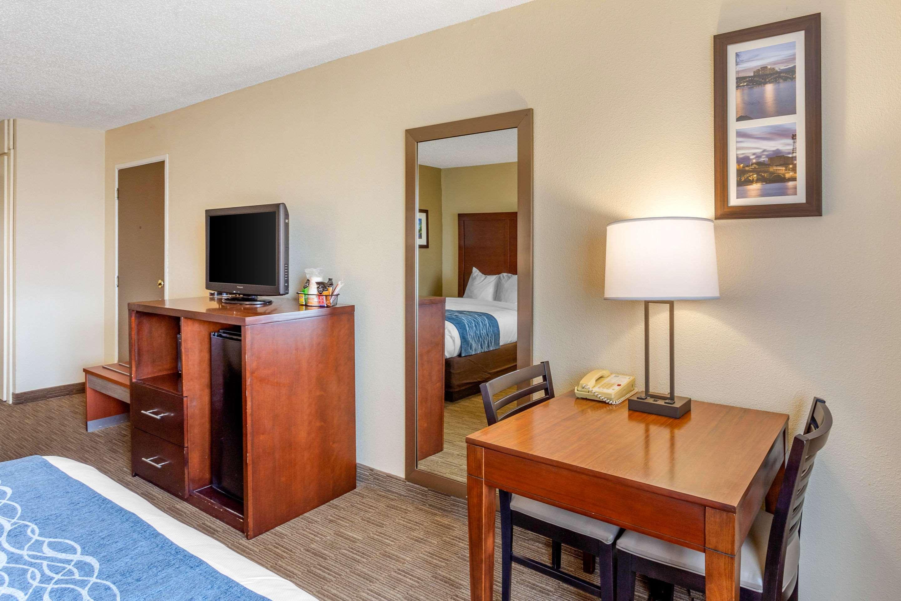 Comfort Inn Rockford Near Casino District Екстериор снимка