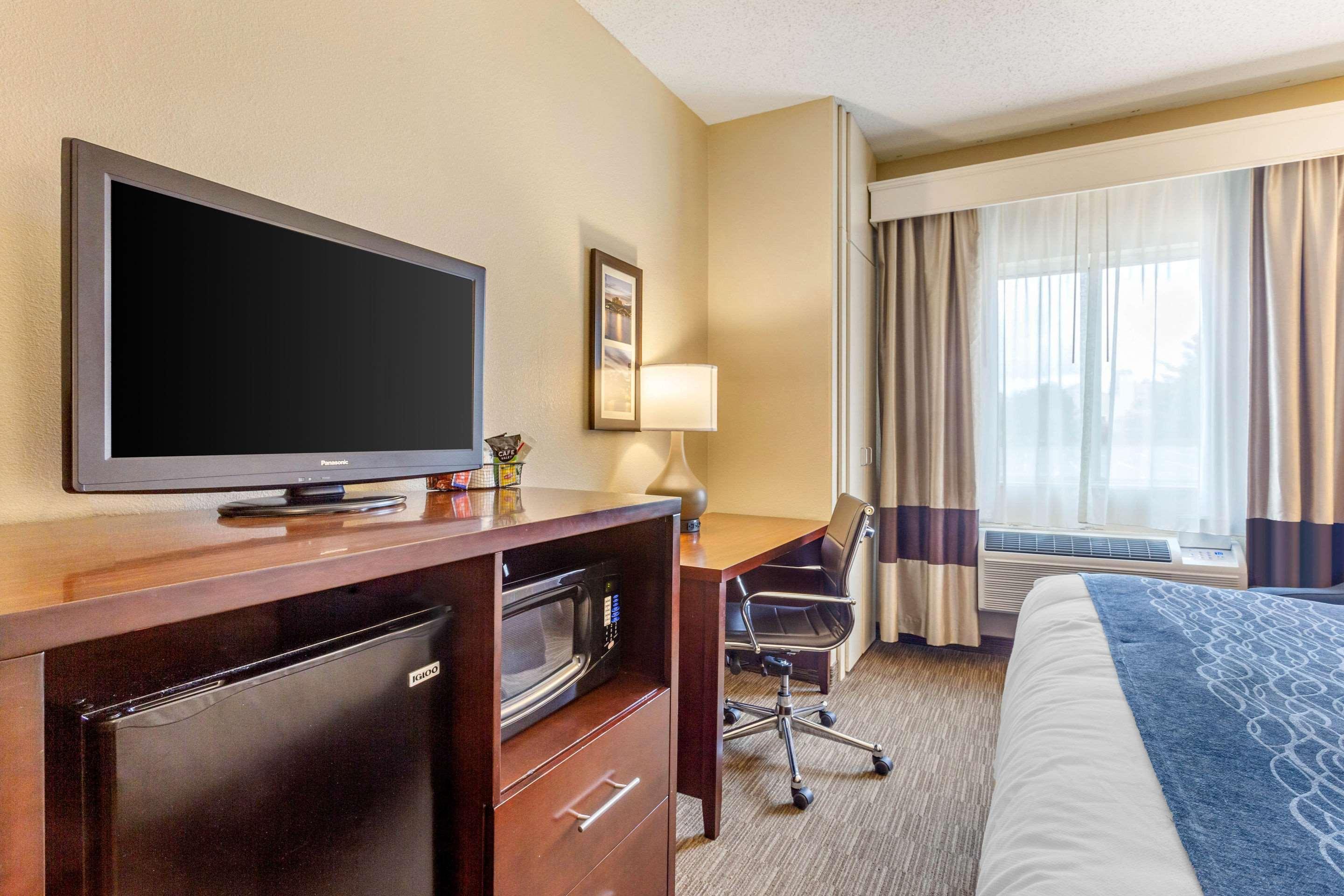 Comfort Inn Rockford Near Casino District Екстериор снимка