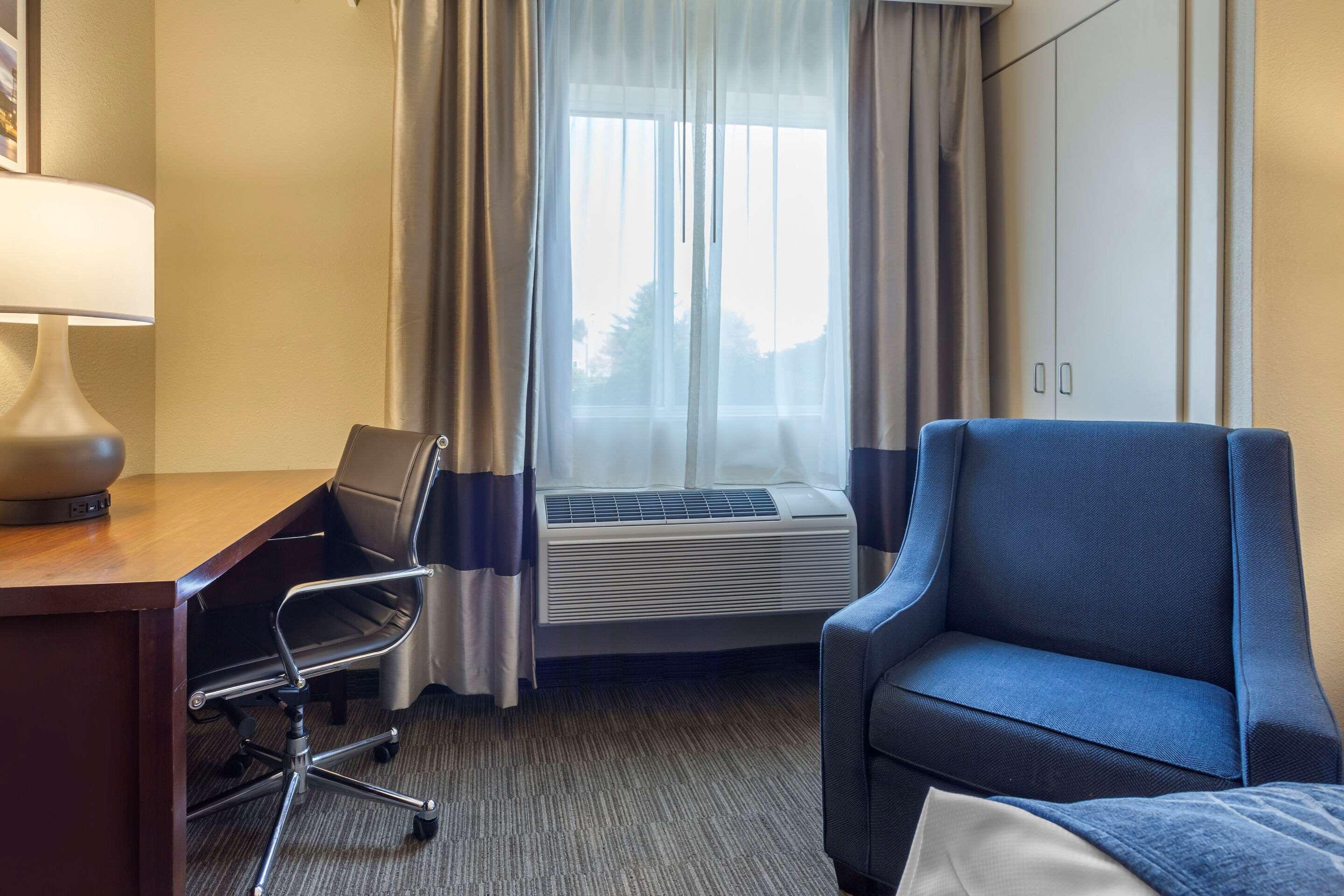 Comfort Inn Rockford Near Casino District Екстериор снимка