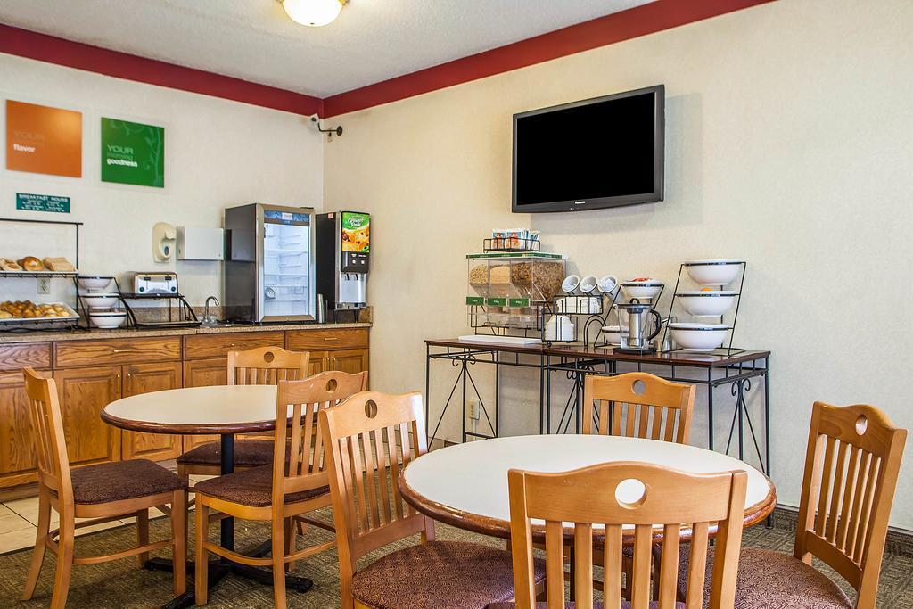 Comfort Inn Rockford Near Casino District Екстериор снимка