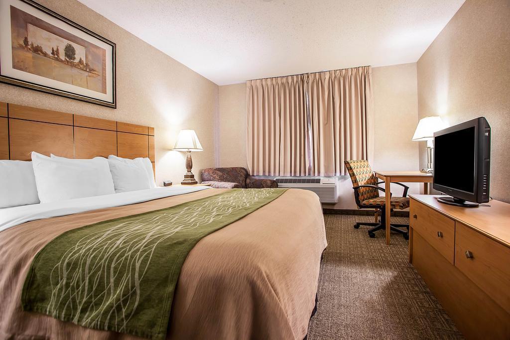 Comfort Inn Rockford Near Casino District Екстериор снимка