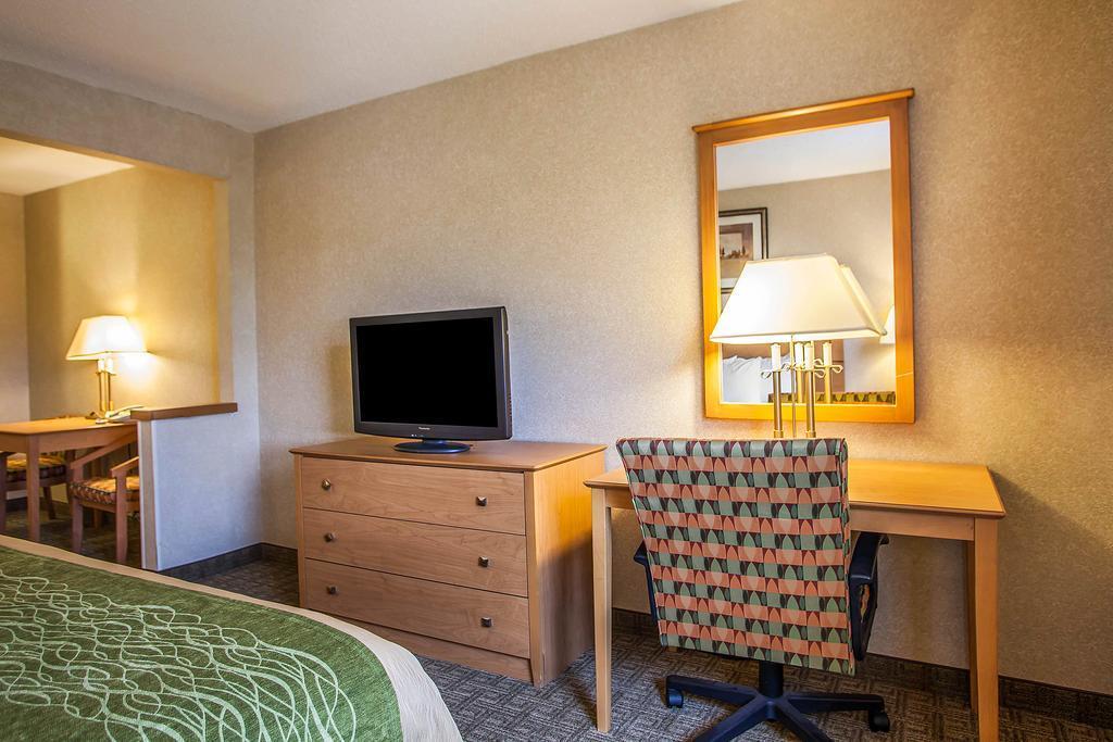 Comfort Inn Rockford Near Casino District Екстериор снимка