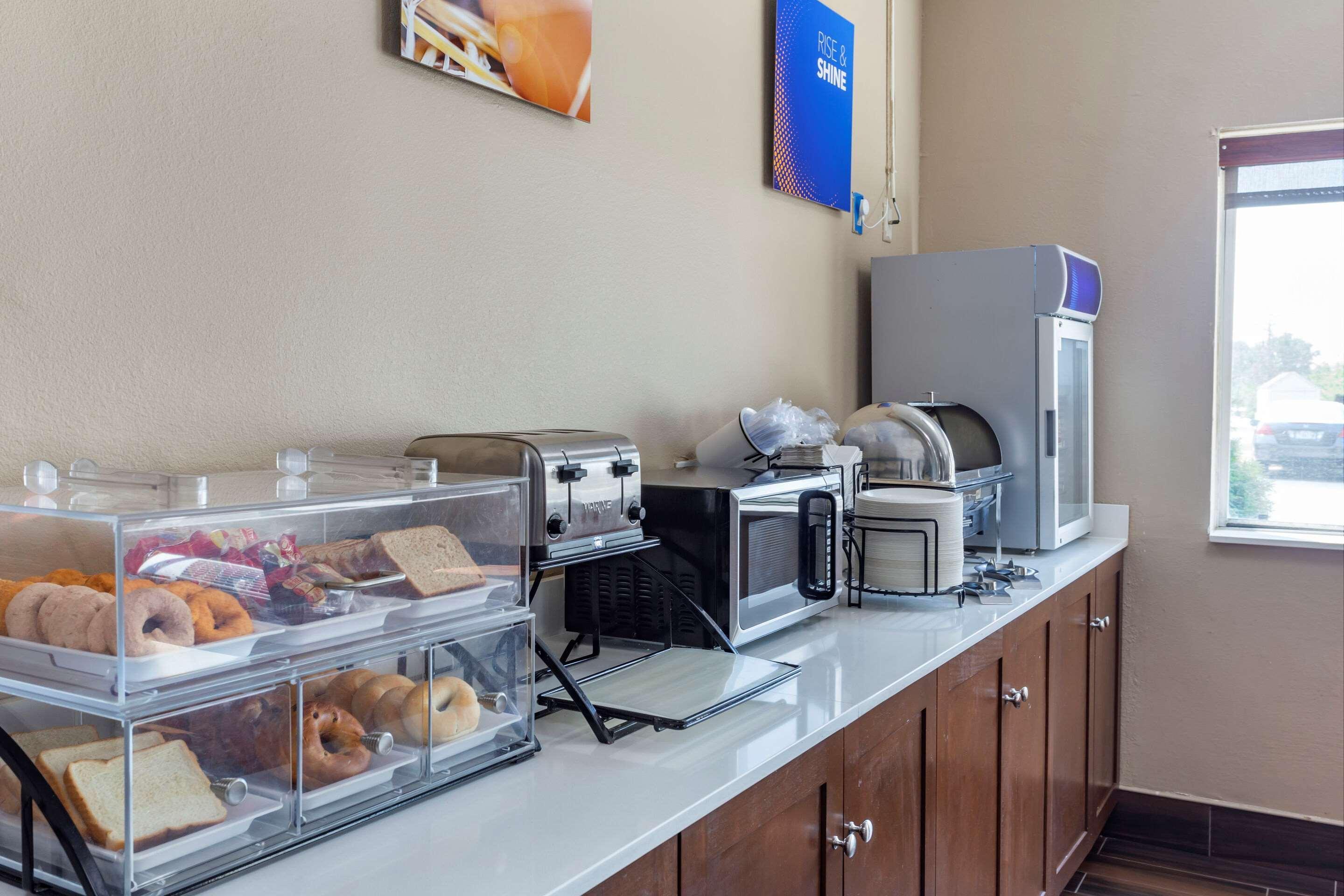 Comfort Inn Rockford Near Casino District Екстериор снимка