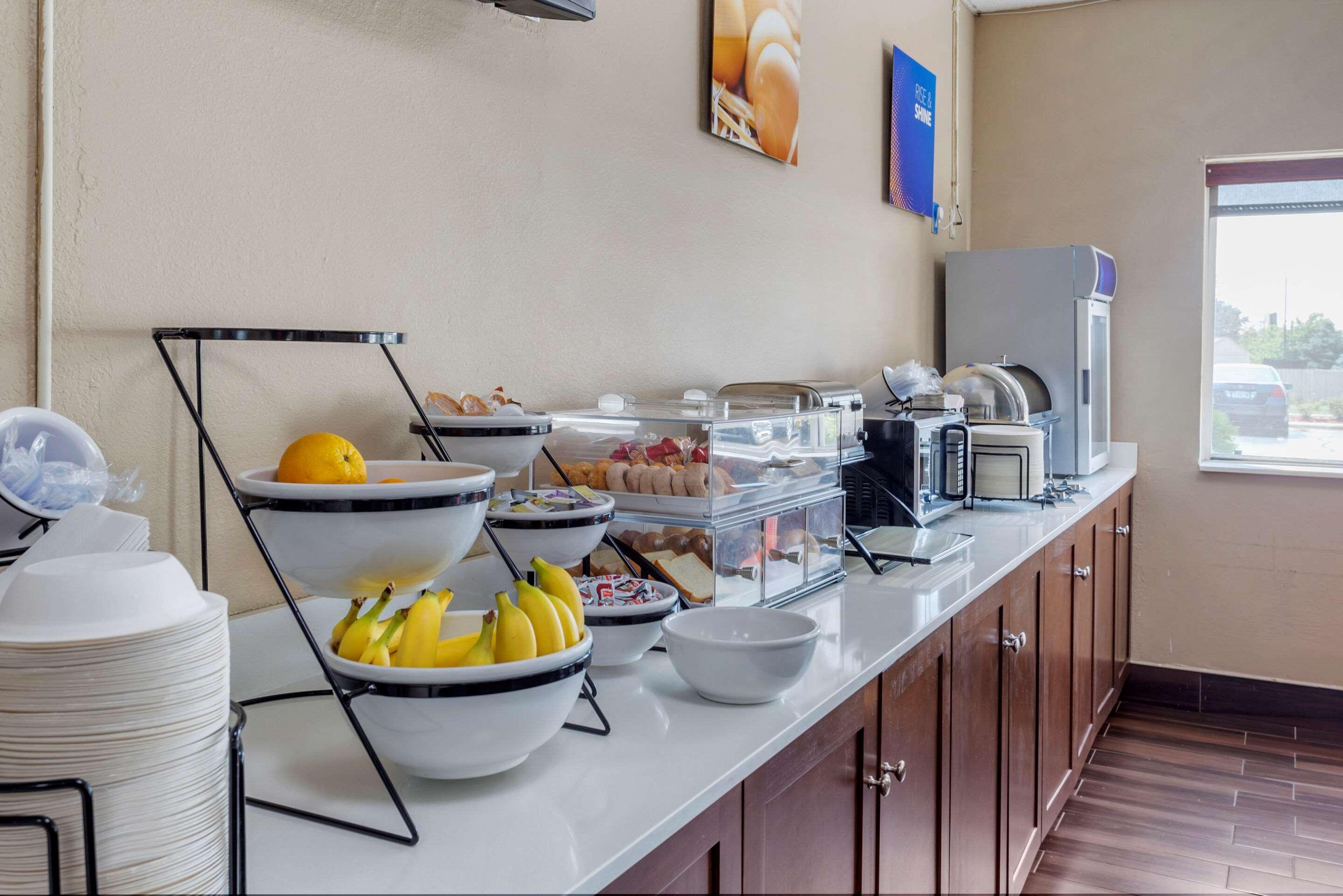 Comfort Inn Rockford Near Casino District Екстериор снимка