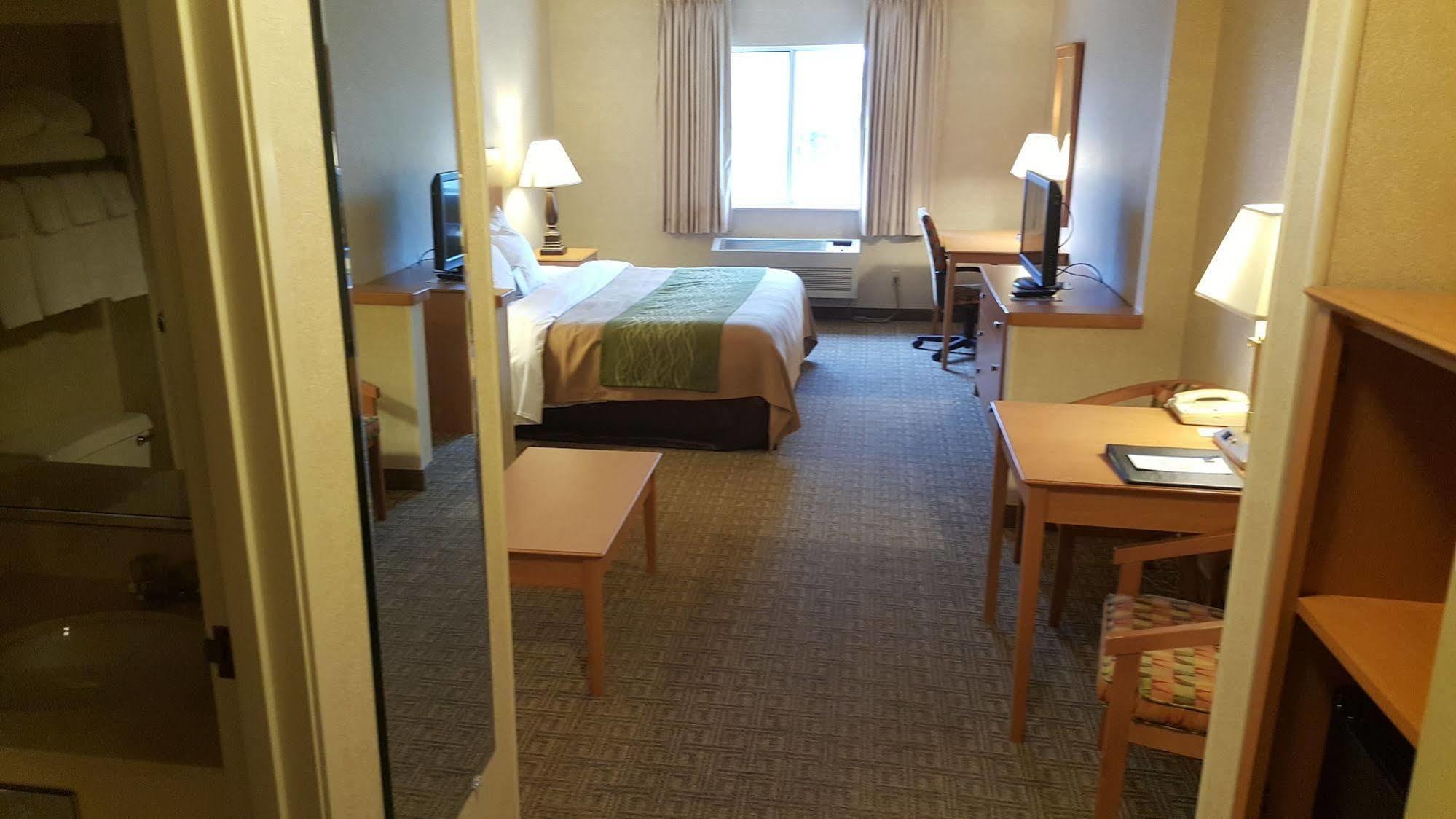Comfort Inn Rockford Near Casino District Екстериор снимка