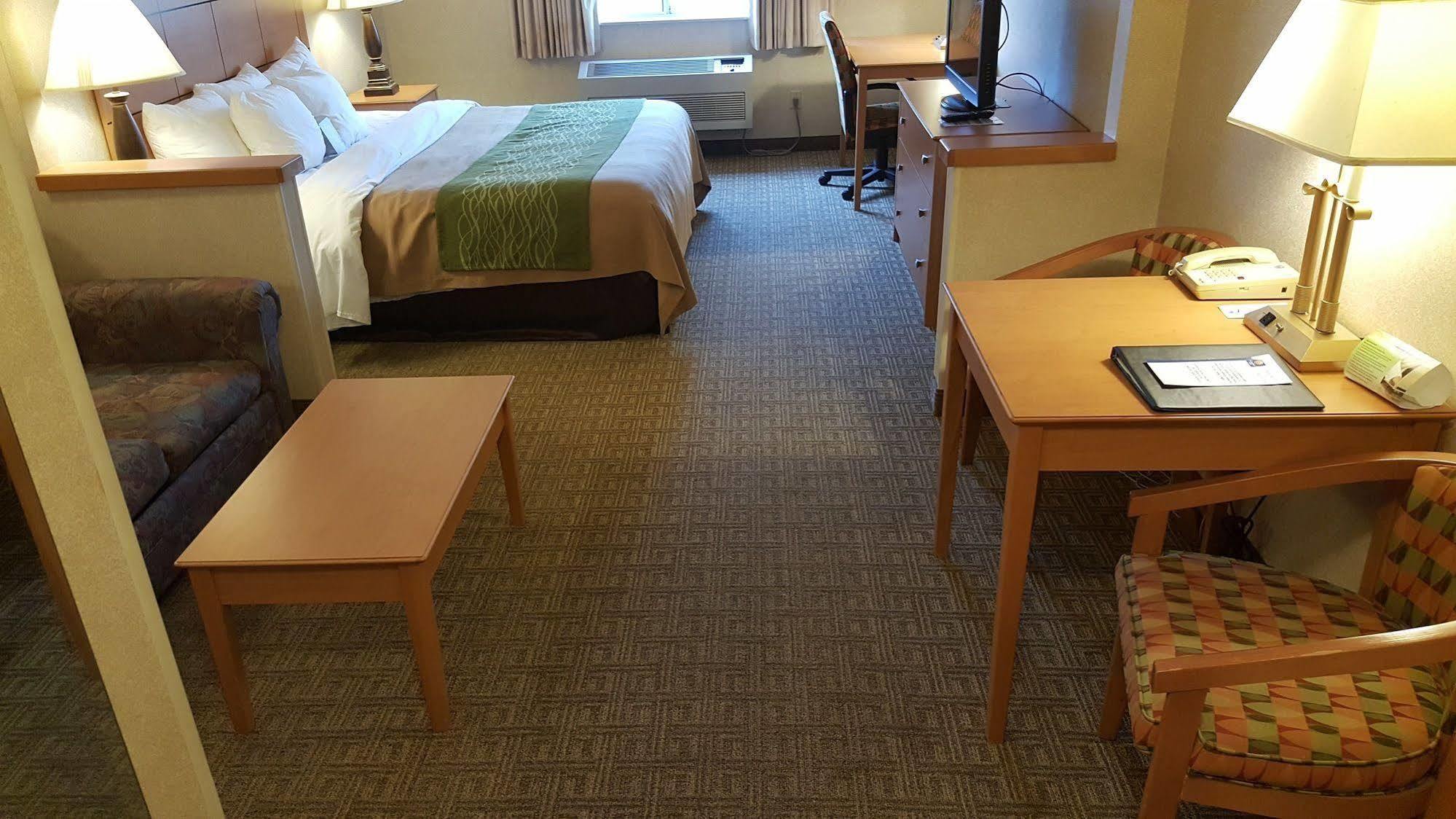 Comfort Inn Rockford Near Casino District Екстериор снимка